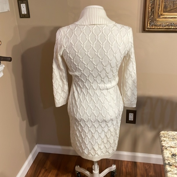 Calvin Klein sweater dress - Picture 3 of 8